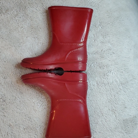Children's Red Rubber Slip-on Boots (No Shoes Required) - 4" shaft - EUC - Sz 6 - Picture 4 of 12